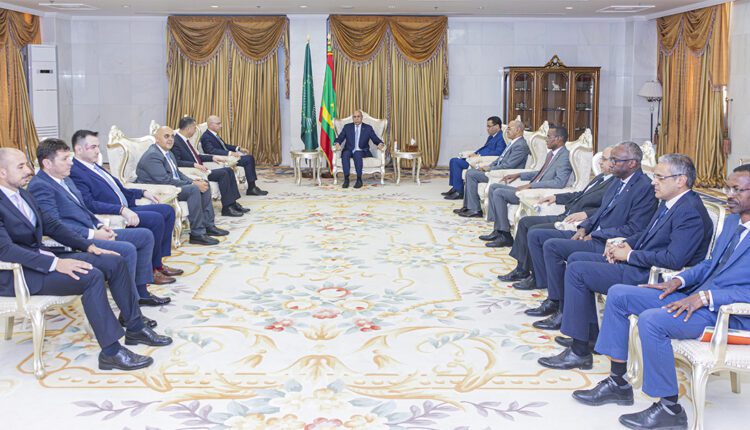 Le Président de la République reçoit une délégation du Groupe d’entreprises ‘’TAQA Arabia’’