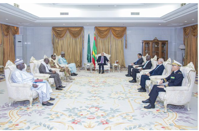 Le Président de la République, Président de l’Union Africaine reçoit un message écrit du Président de l’Autorité de Transition, Chef de l’Etat malien