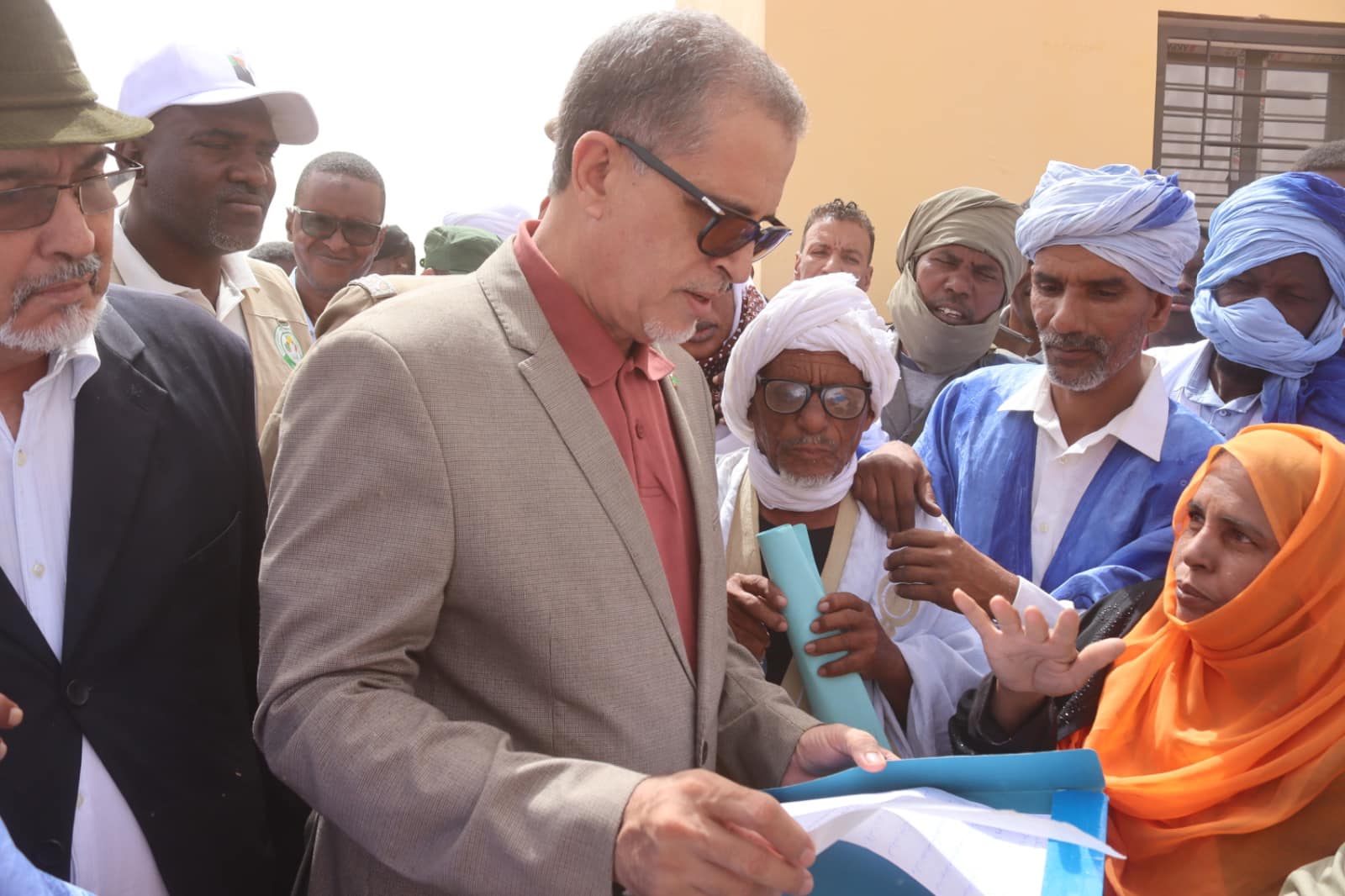 Gorgol: le Délégué Général de TAAZOUR inaugure le collège d'El Hela  et s'engage à étudier les problèmes liés à l'accès de la commune de Melzem Teichet à l'eau