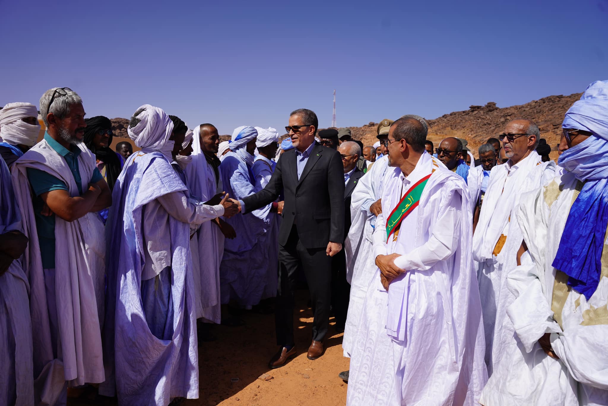 Adrar toujours : Le Délégué Général de TAAZOUR inaugure une école à Mhaïreth et s'engage à étudier les problèmes liés à l'approvisionnement en eau du village-oasis