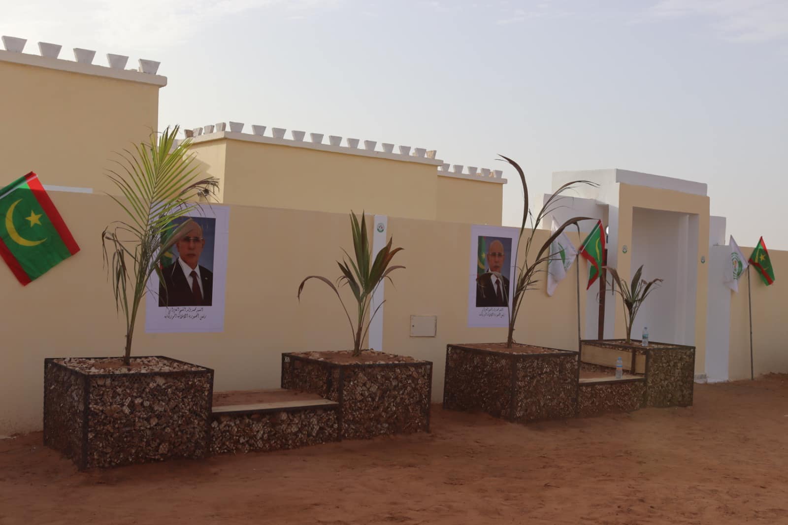 Assaba : Le Président de la République visite les logements sociaux construits par TAAZOUR et assiste au lancement du programme pour l'emploi et  l'insertion socioéconomique des jeunes de Kiffa 