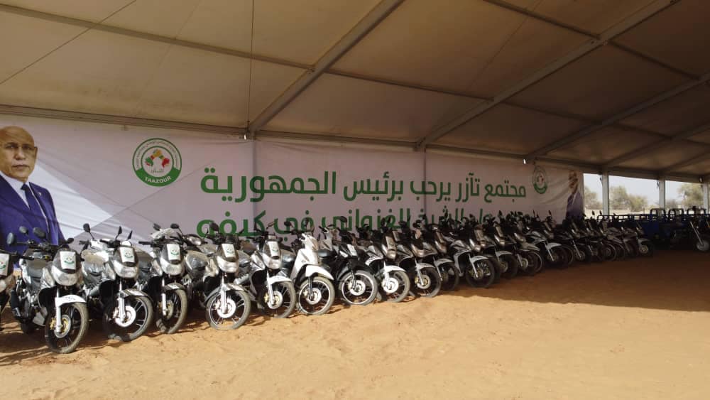 Assaba : Le Président de la République visite les logements sociaux construits par TAAZOUR et assiste au lancement du programme pour l'emploi et  l'insertion socioéconomique des jeunes de Kiffa 