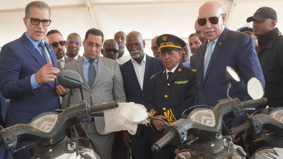 Assaba : Le Président de la République visite les logements sociaux construits par TAAZOUR et assiste au lancement du programme pour l'emploi et  l'insertion socioéconomique des jeunes de Kiffa 