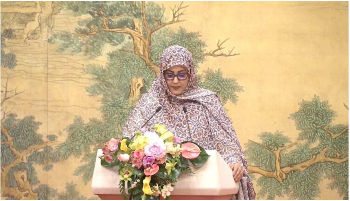 La Première Dame participe à la conférence « La Chine et l’Afrique main dans la main : L’éducation comme mécanisme d’autonomisation des femmes » La Première Dame participe à la conférence « La Chine et l’Afrique main dans la main : L’éducation comme mécanisme d’autonomisation des femmes »