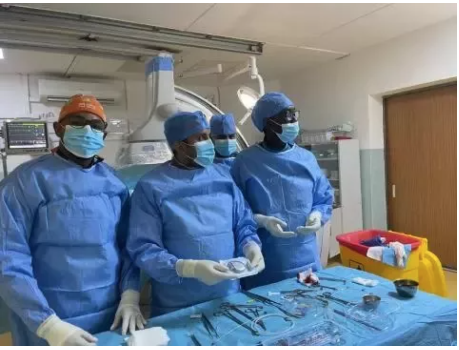 Inédit... des médecins sauvent une victime d’un arrêt cardiaque soudain Inédit... des médecins sauvent une victime d’un arrêt cardiaque soudain