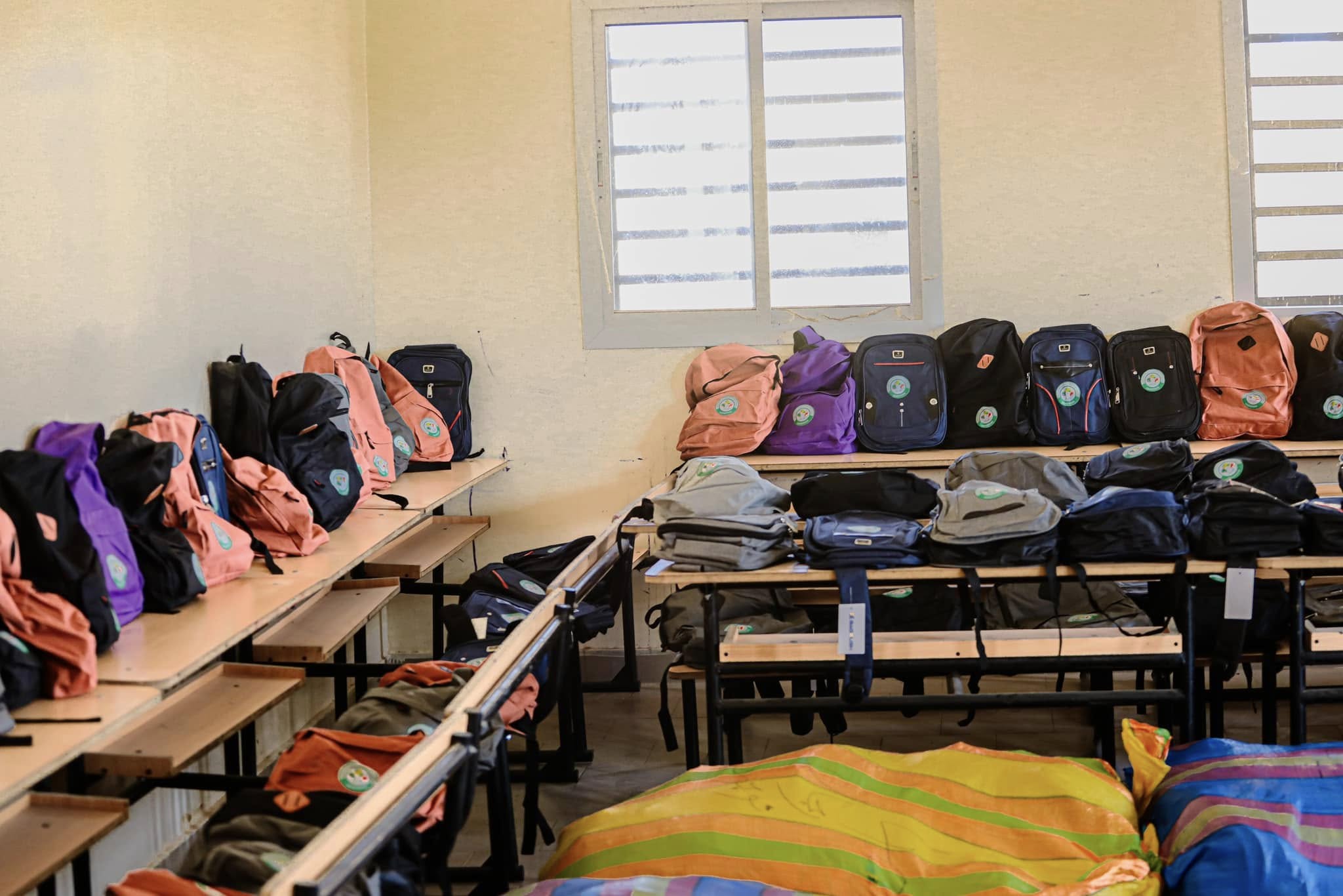 TAAZOUR organise une journée volontaire pour nettoyer les écoles et distribuer des trousses scolaires TAAZOUR organise une journée volontaire pour nettoyer les écoles et distribuer des trousses scolaires