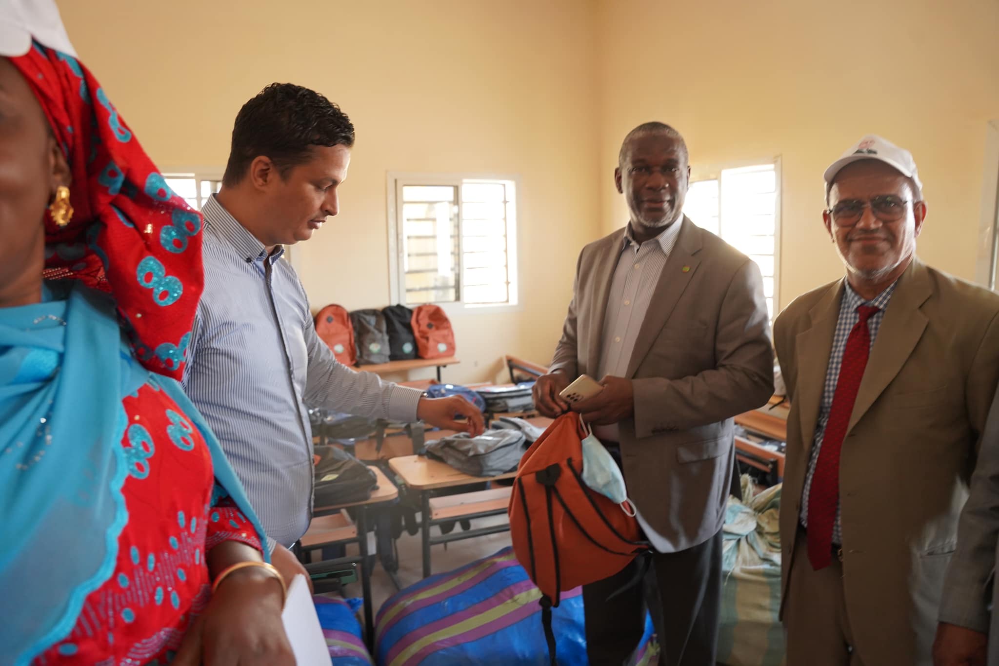 TAAZOUR organise une journée volontaire pour nettoyer les écoles et distribuer des trousses scolaires TAAZOUR organise une journée volontaire pour nettoyer les écoles et distribuer des trousses scolaires