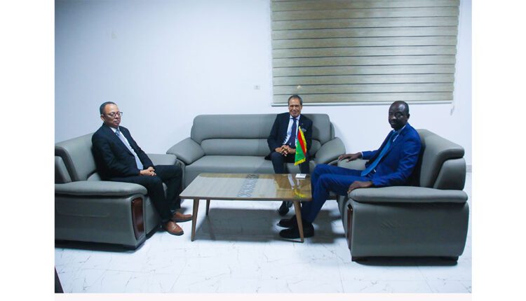 Le ministre des mines et de l’industrie reçoit l’ambassadeur du Maroc