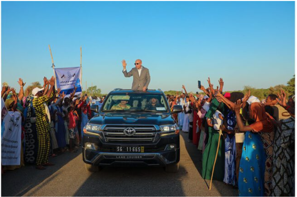 Le Président de la République visite les centres d’hébergement des citoyens touchés par les inondations à Tifoundé Civé et rencontre les représentants des familles Le Président de la République visite les centres d’hébergement des citoyens touchés par les inondations à Tifoundé Civé et rencontre les représentants des familles