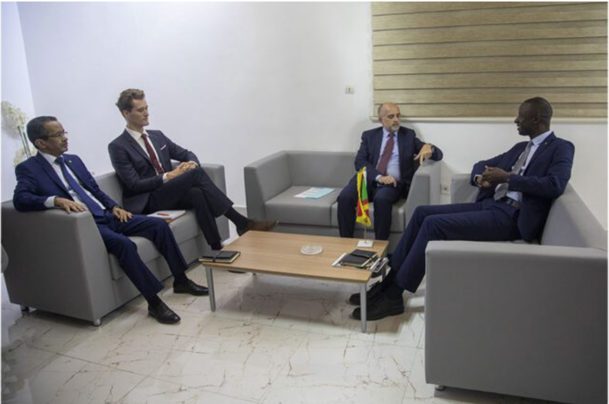 Le ministre des Mines et de l’Industrie reçoit l’ambassadeur de France Le ministre des Mines et de l’Industrie reçoit l’ambassadeur de France