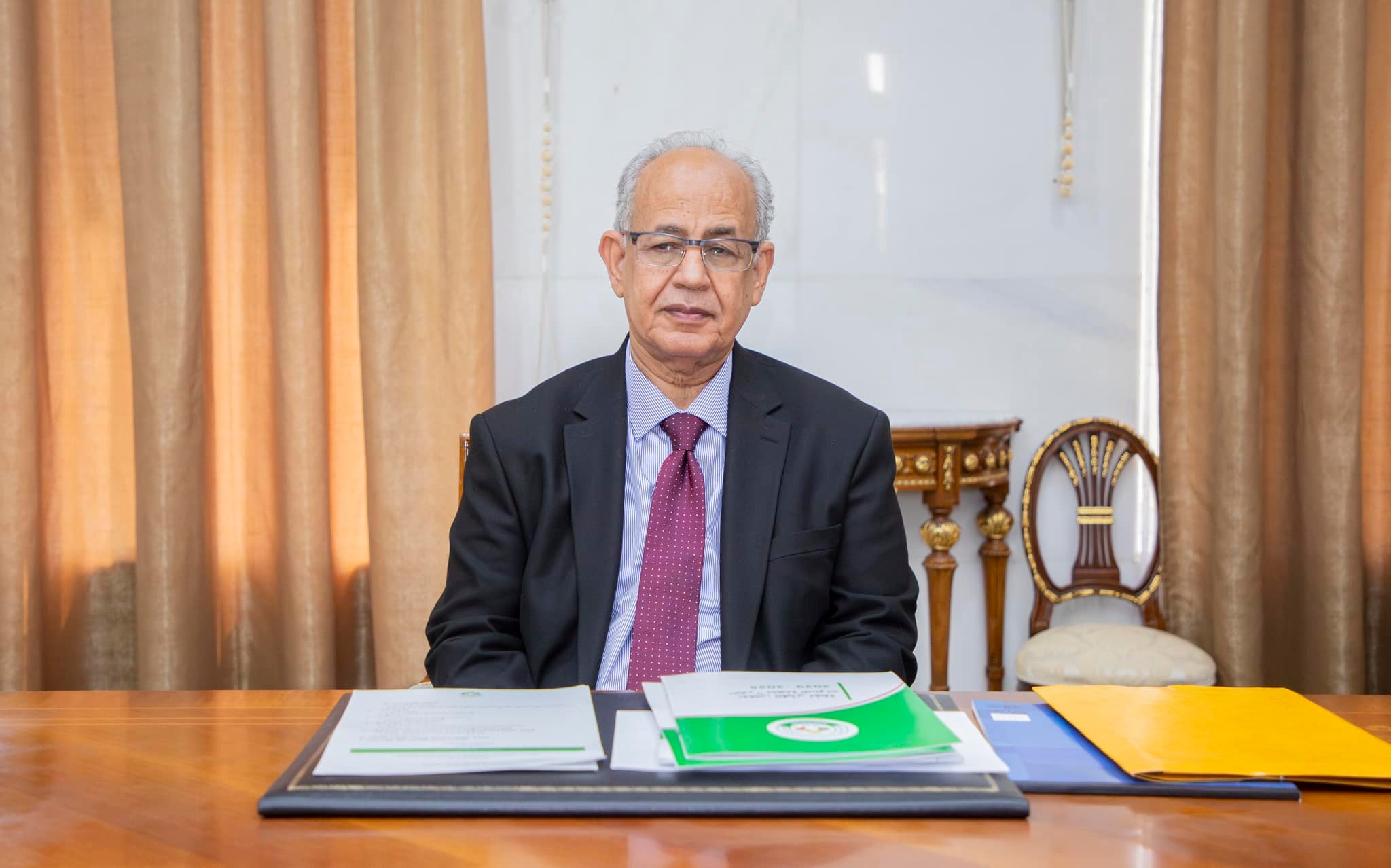 Le Président de la République préside la deuxième session du Haut Conseil d’orientation stratégique de la Délégation générale à la solidarité nationale et à la lutte contre l’exclusion « Taazour » Le Président de la République préside la deuxième session du Haut Conseil d’orientation stratégique de la Délégation générale à la solidarité nationale et à la lutte contre l’exclusion « Taazour »
