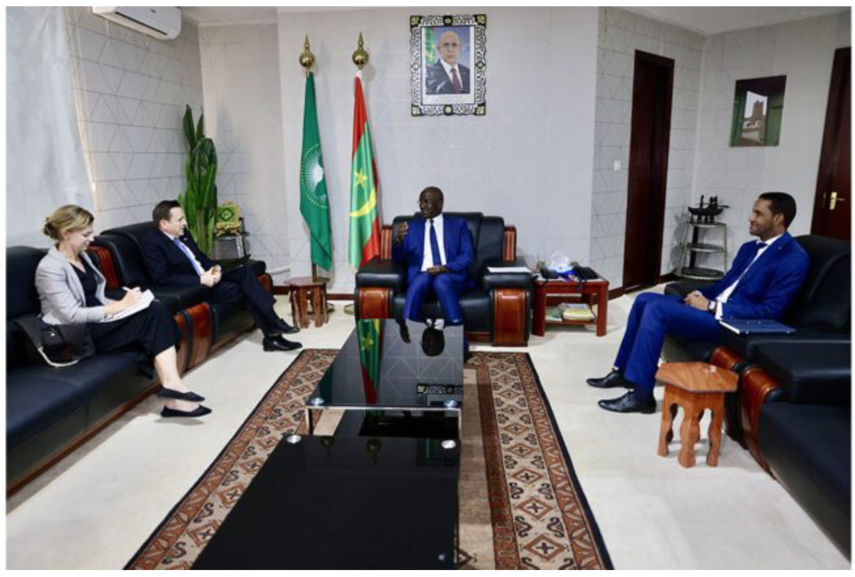 Le ministre des Affaires étrangères reçoit le chargé d’affaires à l’ambassade des États Unis