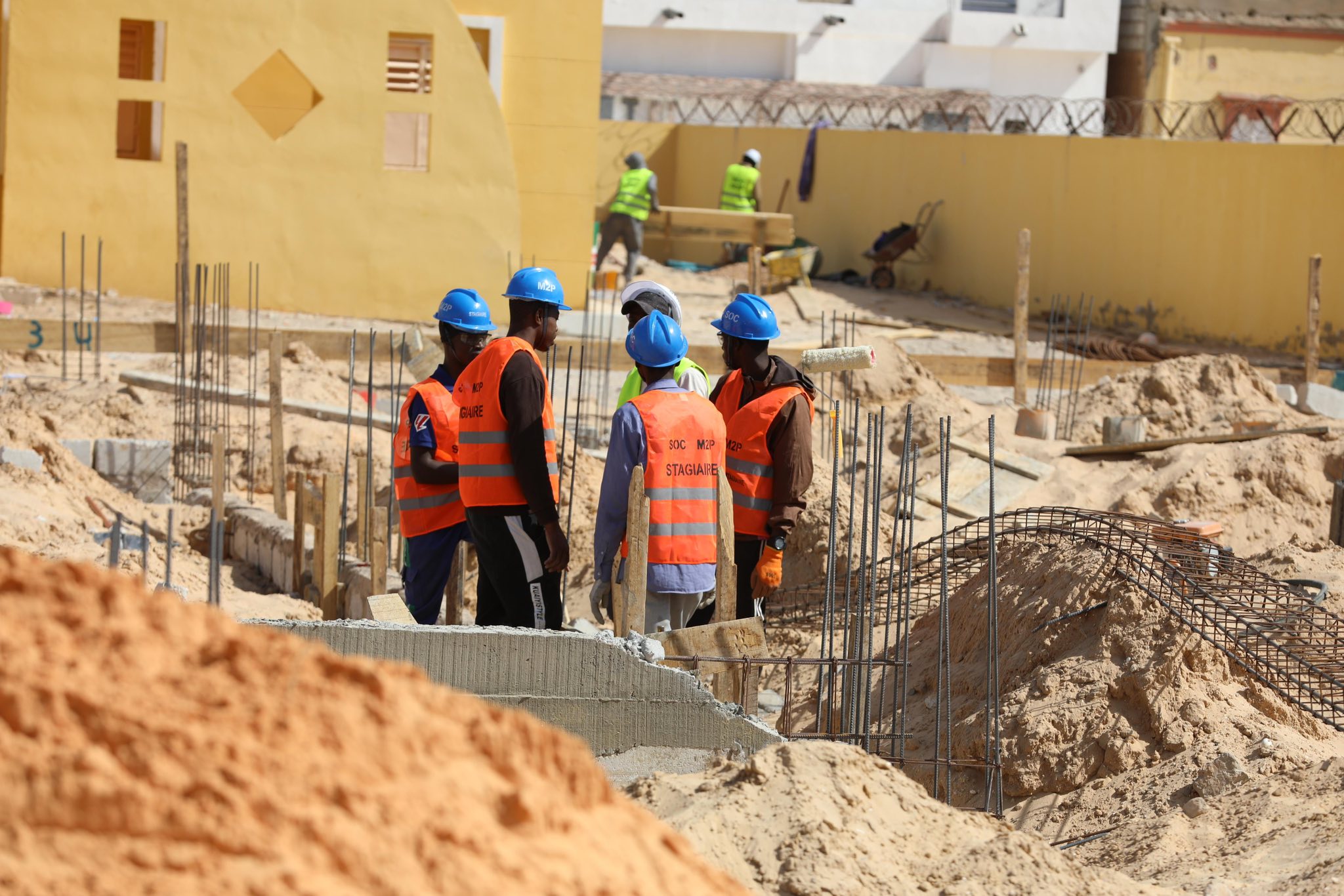 Taazour : une délégation gouvernementale s’informe sur les travaux de construction d’établissements d’enseignement à Nouakchott Taazour : une délégation gouvernementale s’informe sur les travaux de construction d’établissements d’enseignement à Nouakchott