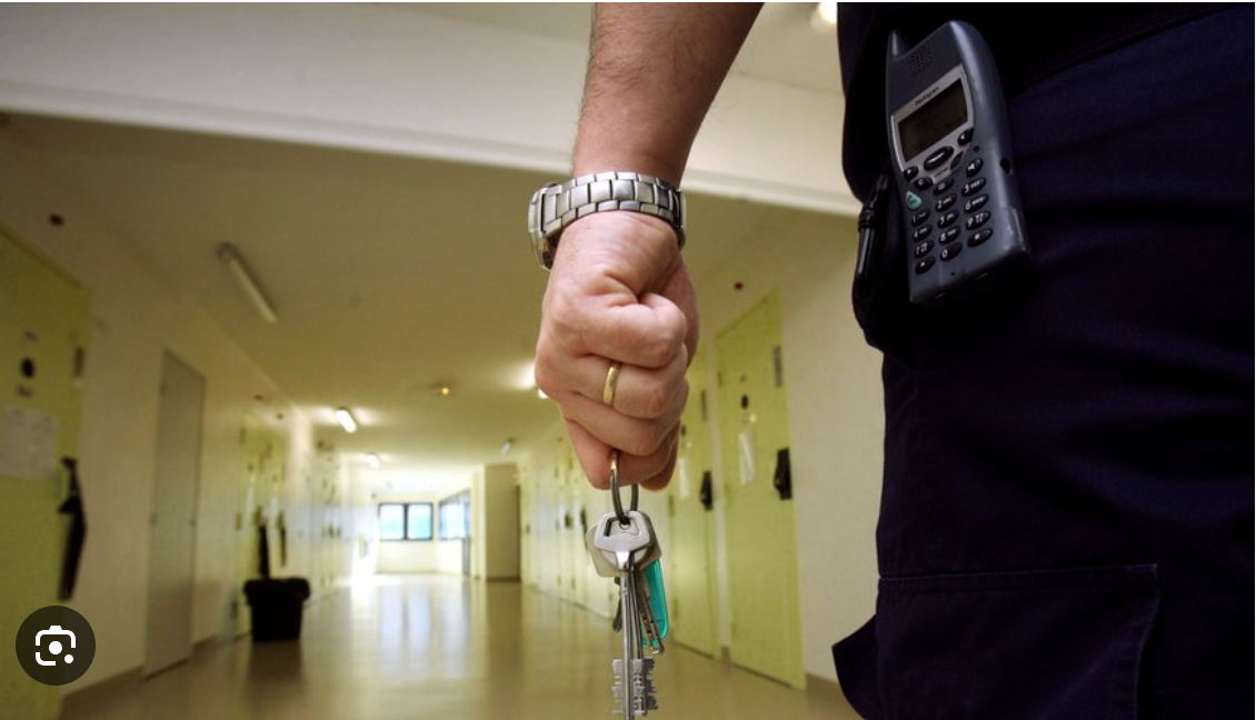 Le président du Mécanisme national de prévention de la torture visite la prison de la moughataa de Riyadh