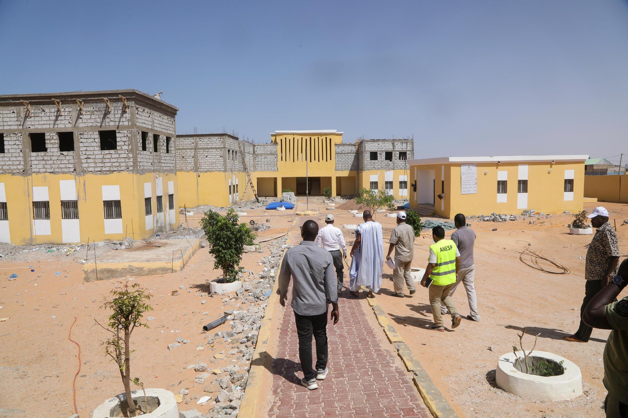 Le Délégué général de “Taazour” s’informe de l’avancement des travaux de construction d’installations éducatives dans les wilayas de Nouakchott.