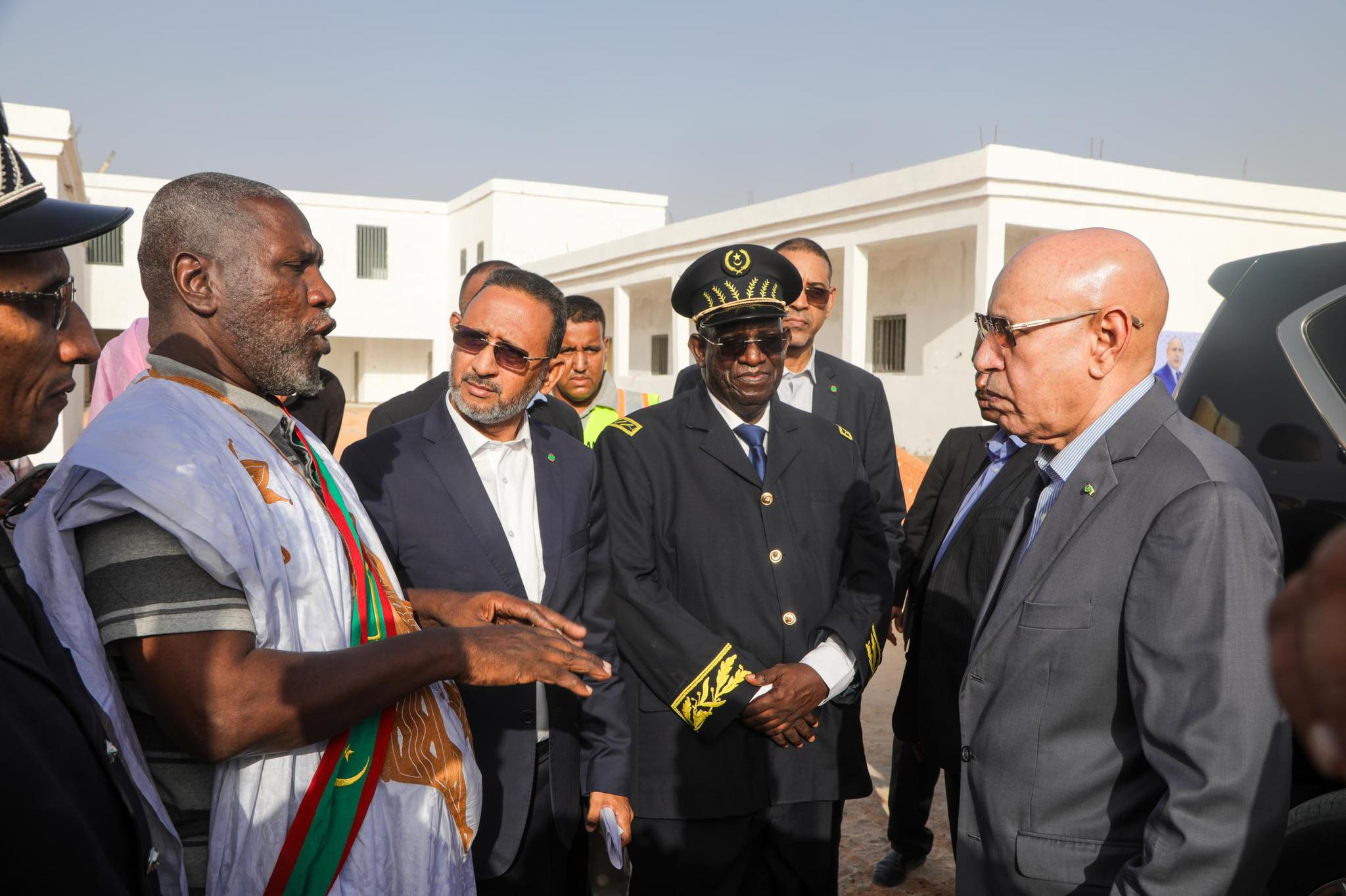 Taazour : Le Président de la République effectue une visite de terrain dans plusieurs écoles en construction dans les wilayas de Nouakchott