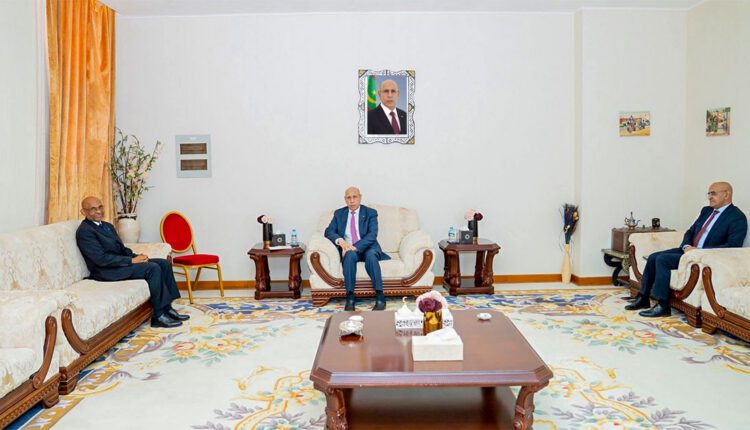 Le président de la République reçoit le directeur général de la chaîne hôtelière Azalai