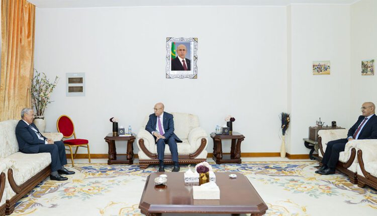 Le président de la République reçoit le directeur général du groupe Attijari Wafa Bank