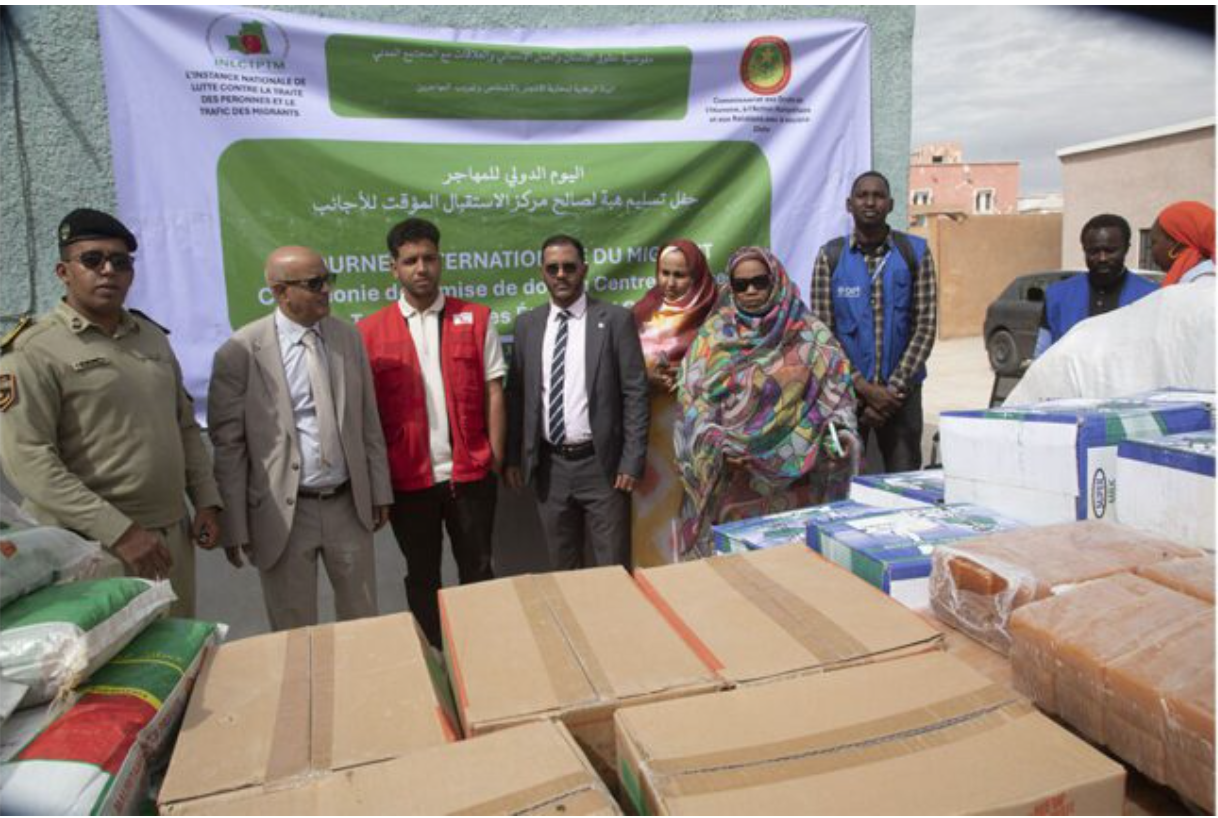 L’Instance nationale de lutte contre la traite des personnes et le trafic de migrants remet un don au Centre d’accueil des étrangers