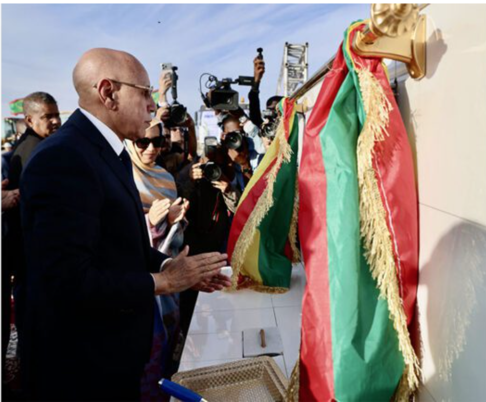 Le Président de la République pose la première pierre du pôle de distribution d’eau à Nouakchott nord