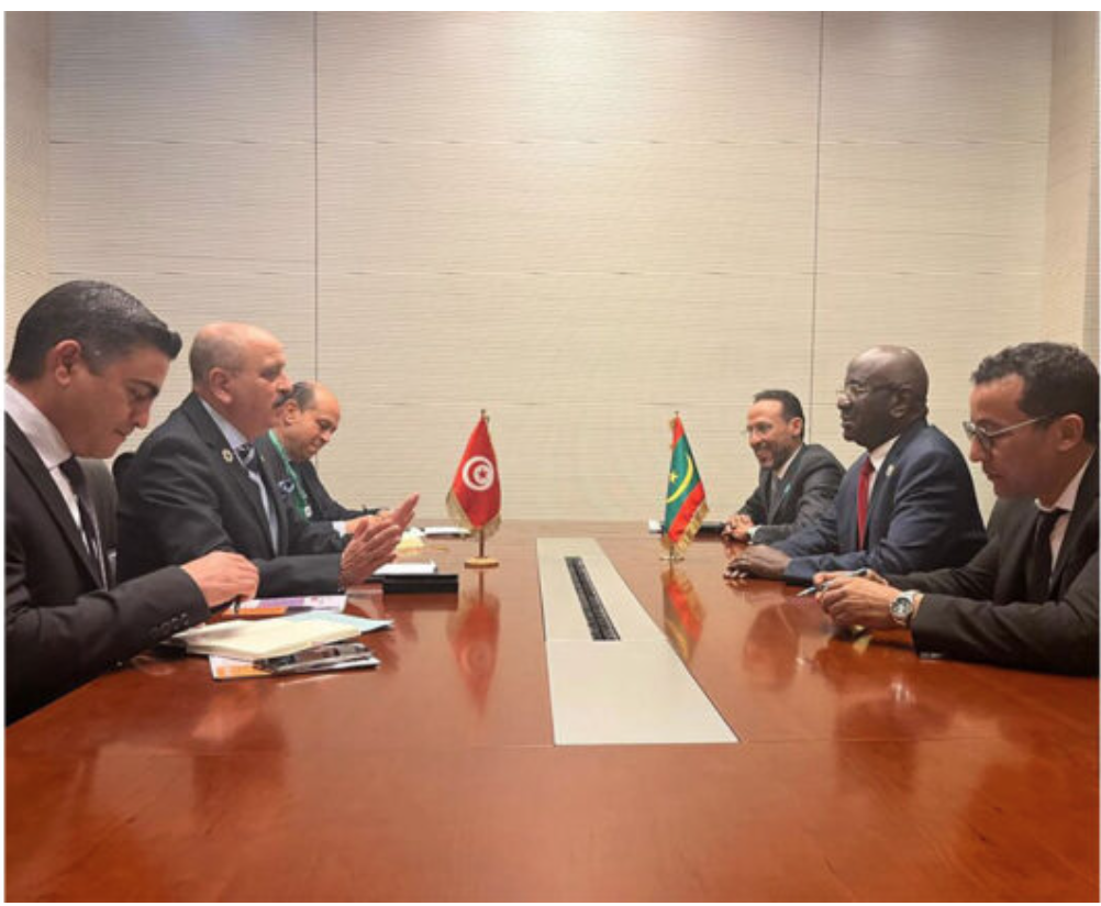 Le ministre des Affaires étrangères rencontre son homologue tunisien