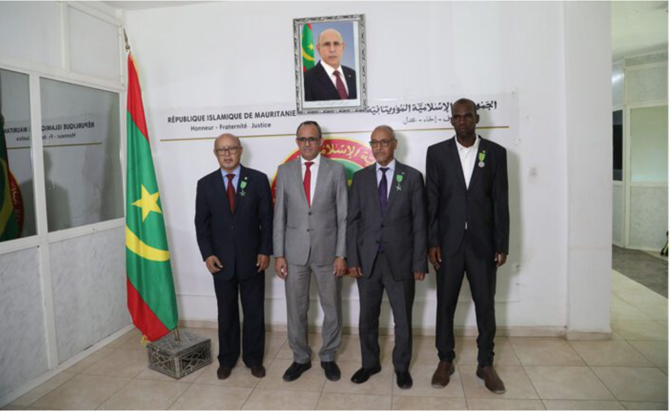 Le président de la HAPA décore des fonctionnaires de l’Autorité