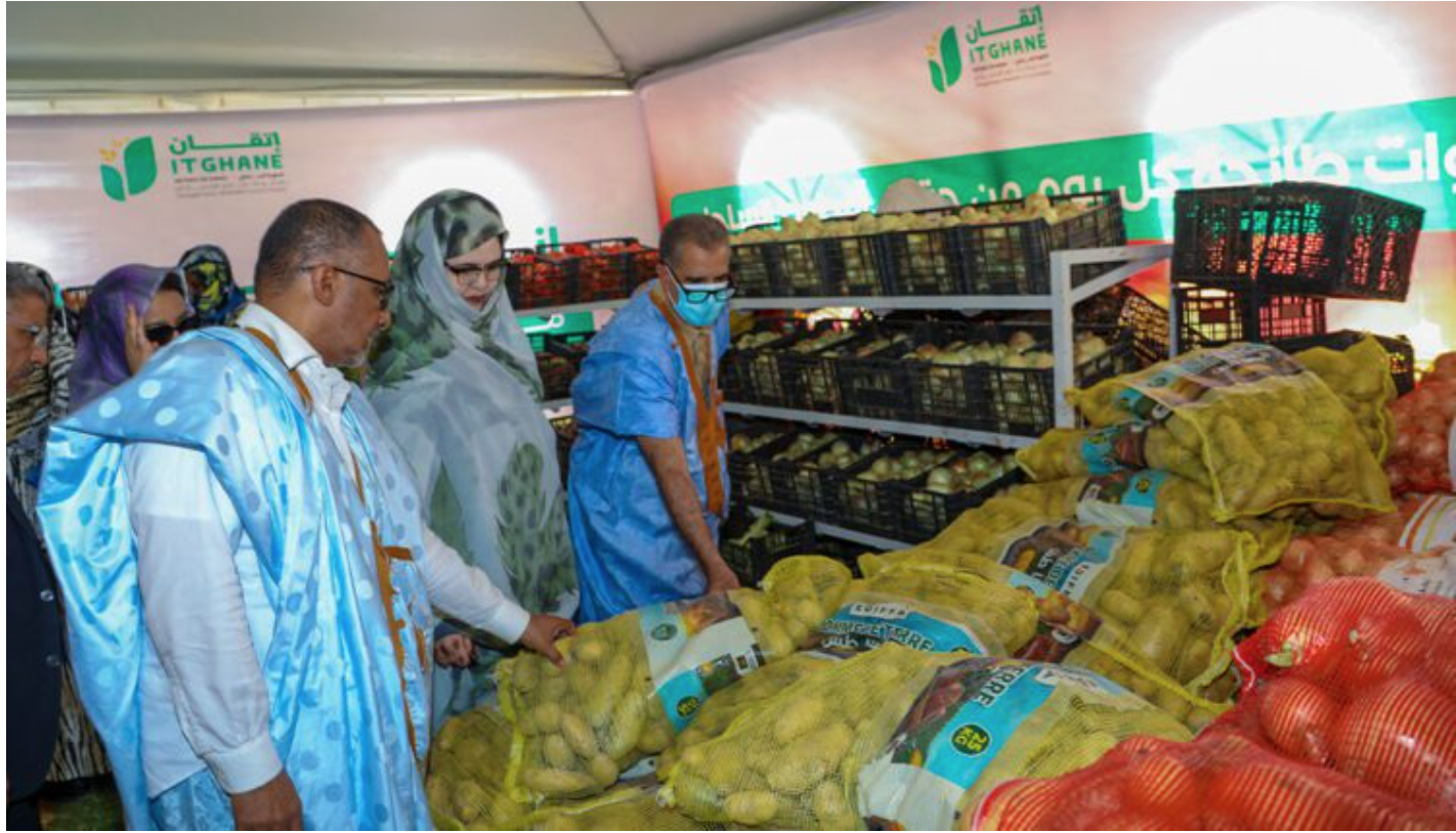 La ministre du Commerce et du Tourisme inspecte plusieurs expositions du Ramadan à Nouakchott