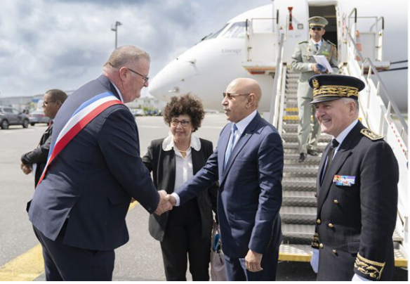 Le président de la République arrive à Brest