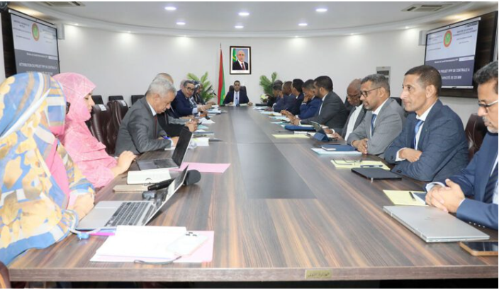 Le Premier ministre préside une réunion du Comité ministériel chargé de développer les partenariats entre les secteurs public et privé