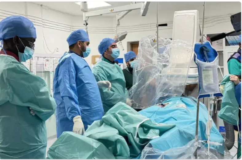 Une première médicale en Mauritanie : traitement de la fibrillation auriculaire à l’aide de la technique d’« ablation par champ pulsé »