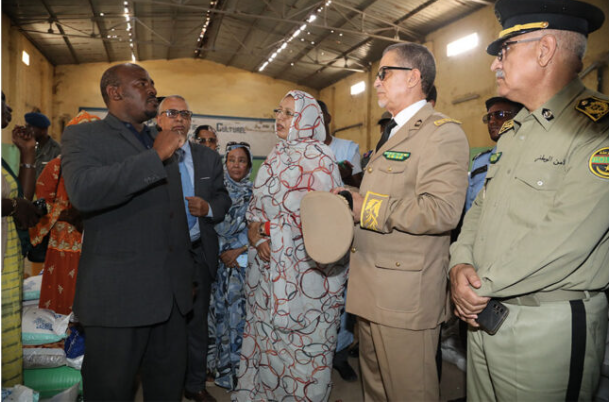 Taazour : la Commissaire à la Sécurité Alimentaire inspecte le déroulement de l’Opération « Aoun » dans les wilayas de Nouakchott