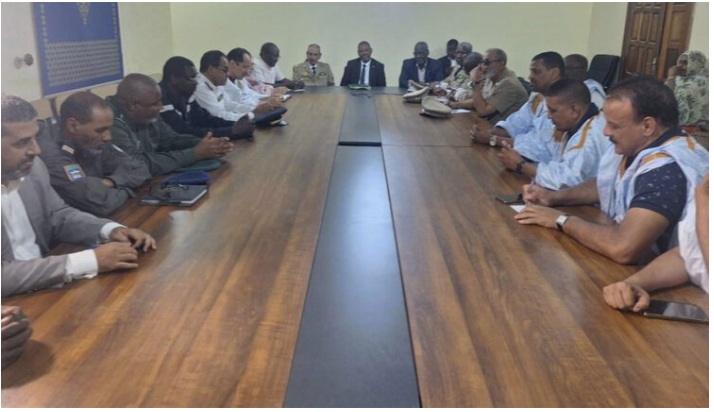 Le ministre délégué auprès du ministre de l’Intérieur préside une réunion de suivi du programme d’urgence pour le développement du Trarza
