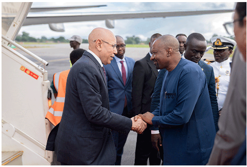 Le Président de la République arrive à Freetown en République de Sierra Leone