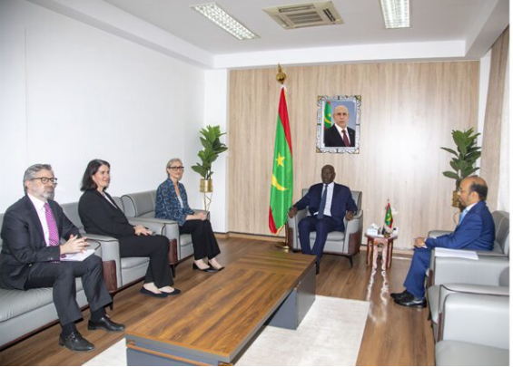 Le ministre des Affaires étrangères reçoit la chargée d’affaires de l’ambassade des États-Unis