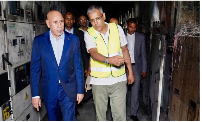 Le président de la République effectue une visite sur le terrain à la station électrique de Nouakchott-Ouest
