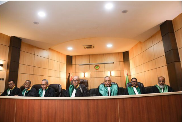 Les membres de la Commission nationale des Droits de l’Homme prêtent serment devant le président de la Cour suprême
