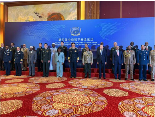 Le ministre de la Défense participe au Forum Chine-Afrique sur la paix et la sécurité et discute du renforcement de la coopération militaire
