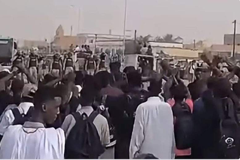 Après la manifestation des étudiants le parti « Mauritanie en Avant » demande l’augmentation des bus universitaires et l’amélioration des services