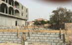Désormais une construction pirate aveugle le commissariat devant l'ambassade du Sénégal...