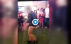 En faisant un flip dans un bar, un agent du FBI tire accidentellement sur un client