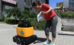 Comme sur des roulettes, le robot livreur débarque en Chine