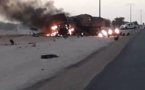 Un camion transportant des bouteilles de gaz prend feu sur la route de l’Espoir