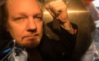 Assange condamné à près d'un an de prison pour violation de sa liberté provisoire