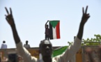 Soudan: des manifestants démantèlent à contre-coeur des barricades à Khartoum