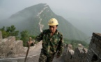 Pierre par pierre, ils réparent la Grande muraille de Chine