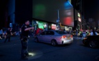 Brève panne d'électricité géante à New York, Times Square dans le noir
