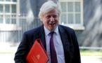 Boris Johnson aux marches de Downing Street