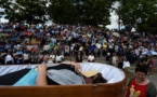 En Espagne, défiler vivants dans des cercueils pour défier la mort