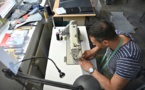 Des canots pneumatiques de migrants transformés en sacs à Berlin