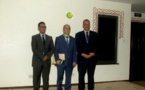 Le ministre des affaires étrangères, de la coopération et des mauritaniens à l’extérieur décore, au nom du Président de la République, l’ambassadeur de Turquie à l’occasion de la fin de sa mission en Mauritanie